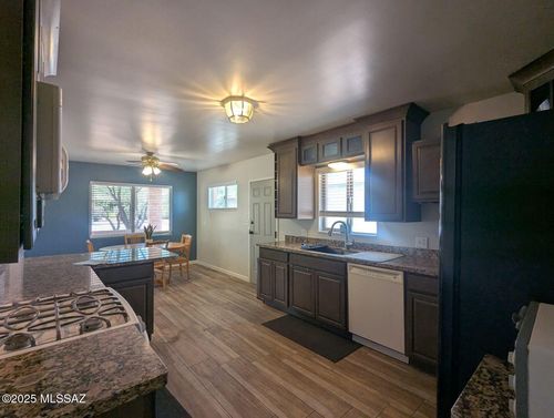 1905 N Mountain Ave, Tucson, AZ, 85719-3640 | Card Image