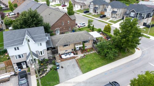 23 Moffatt St, St. Catharines, ON, L2P2L4 | Card Image