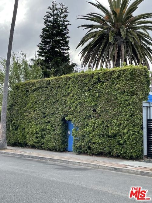 926 California Ave, Venice, CA, 90291-3414 | Card Image