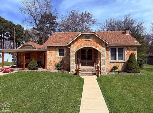 610 W 3rd St, Rector, AR, 72461-1618 | Card Image