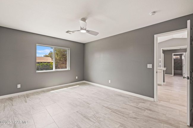 Primary Bedroom | Image 19