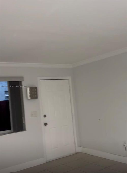 apt-2-1020 Sw 7th St, Miami, FL, 33130-3152 | Card Image