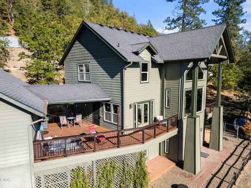 33 Quail Run Dr, Shady Cove, OR, 97539-8703 | Card Image