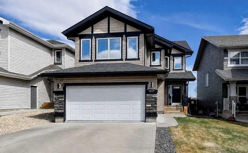 10229 87 St, Grande Prairie, AB, T8X0M5 | Card Image