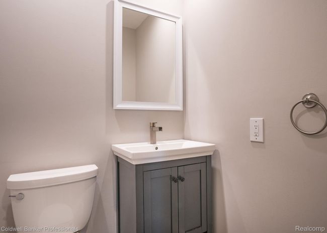 08 beacon hill powder rm.jpeg | Image 8