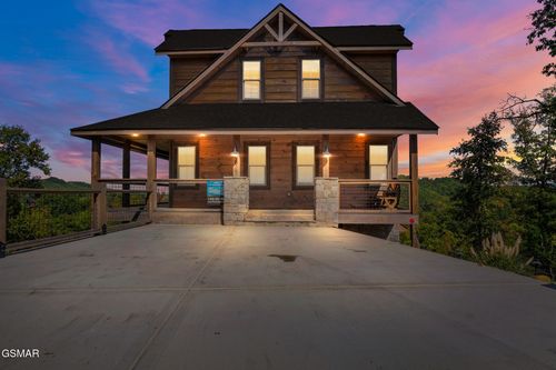 2943 Lightning Strike Dr, Sevierville, TN, 37862 | Card Image