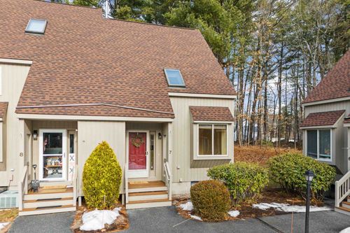 7 Suffolk Ct, Bedford, NH, 03110-6526 | Card Image