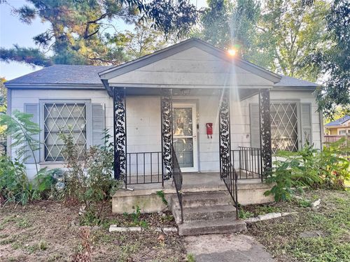 1909 Columbia St, Waco, TX, 76711-1910 | Card Image