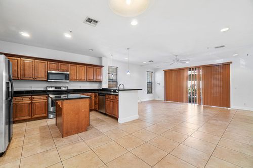 811 S Federal Hwy, Lake Worth Beach, FL, 33460-5002 | Card Image