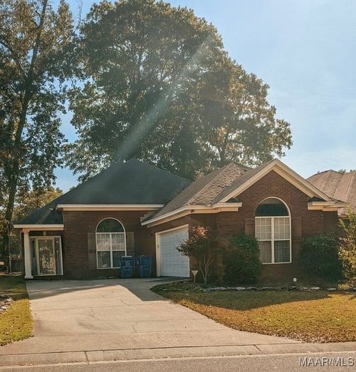 49 River Birch Cir, Wetumpka, AL, 36093-3842 | Card Image