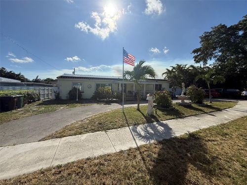 202 To To Lo Chee Dr, Hialeah, FL, 33010-5238 | Card Image