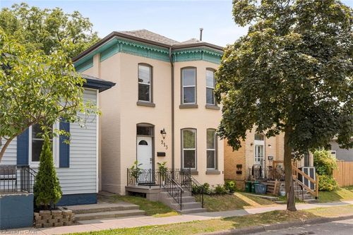 213 Darling St, Brantford, ON, N3S3X1 | Card Image