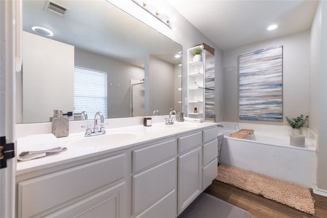 201 S Sumac Ln, House other with 3 bedrooms, 3 bathrooms and null parking in Georgetown TX | Image 17
