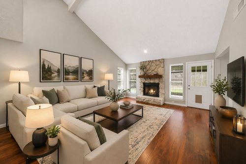 16826 Cobble Ridge Dr, Sugar Land, TX, 77498-1915 | Card Image