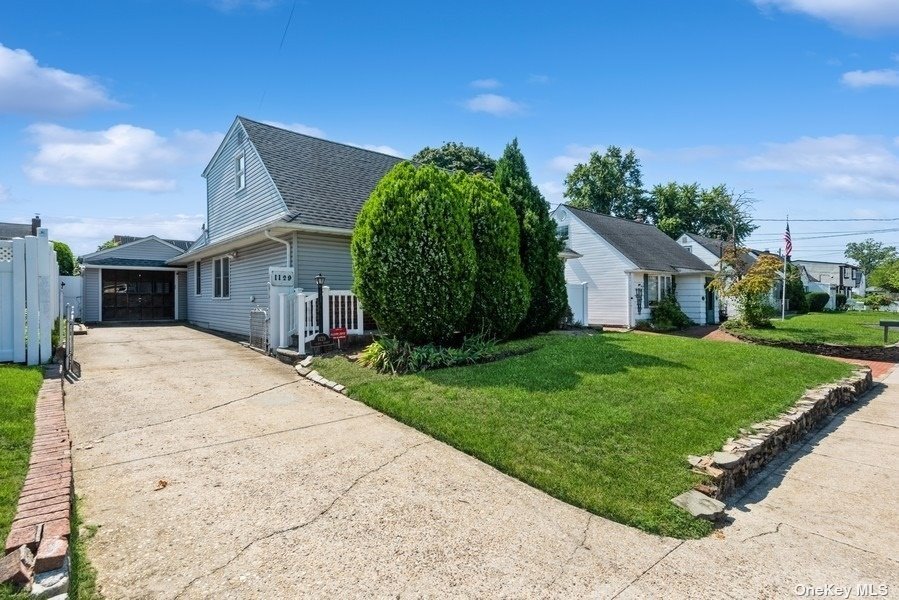 Irving St, Valley Stream, NY 11580