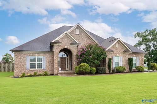 14772 Wildwood Dr, Athens, AL, 35613-7566 | Card Image