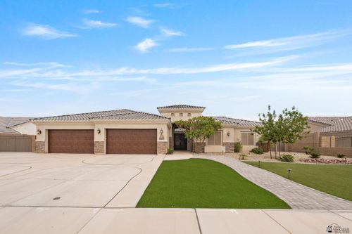 5882 E 38th St, Yuma, AZ, 85365-2643 | Card Image