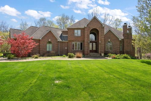 2 Timber Ridge Ct, Valparaiso, IN, 46385-8513 | Card Image