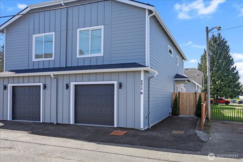 c-2217 Hoyt Ave, Everett, WA, 98201-2814 | Card Image