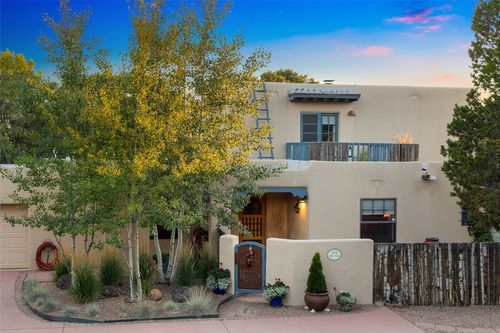 104 Calle Paula, Santa Fe, NM, 87505-5707 | Card Image