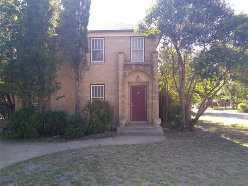 742 Mulberry St, Buffalo Gap, TX, 79508-2046 | Card Image