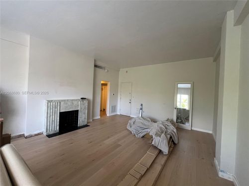 4d-2421 Lake Pancoast Dr, Miami Beach, FL, 33140-4615 | Card Image