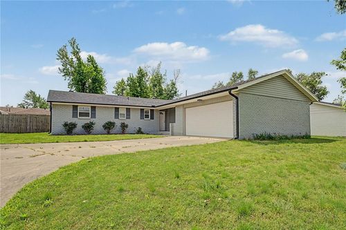 1404 W Pine St, Rogers, AR, 72758-4172 | Card Image