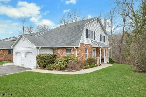 30 Coachlight Dr, Chatham Twp, NJ, 07928-1793 | Card Image