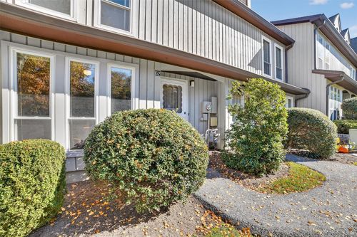 62 Villa Dr, Peekskill, NY, 10566-4939 | Card Image