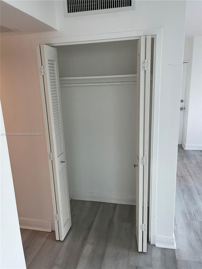 APT-702 - 1000 West Ave, Condo with 2 bedrooms, 2 bathrooms and null parking in Miami Beach FL | Image 17