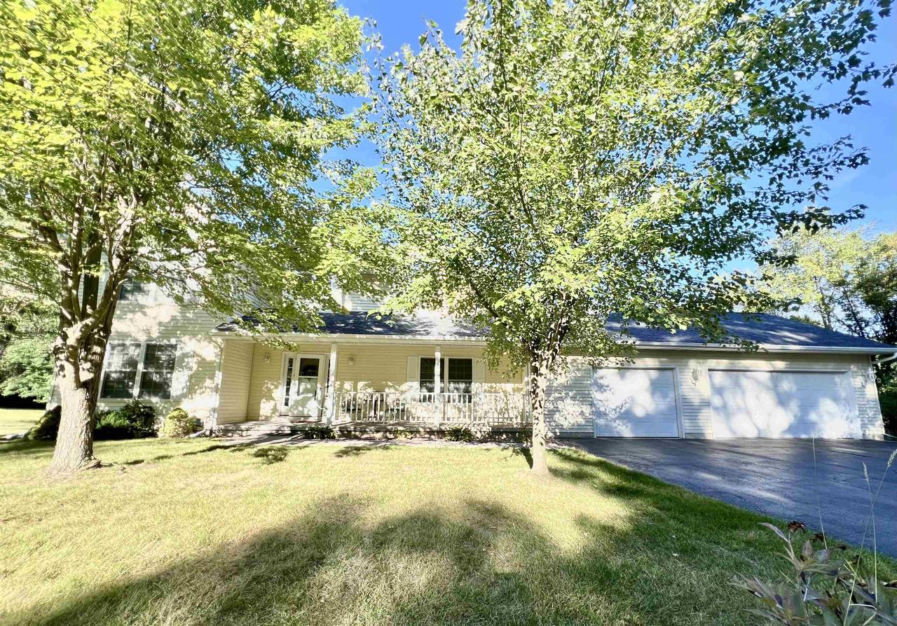 Fox Hill Cir, Baraboo, WI 53913