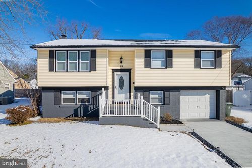 33 Sycamore Dr, BURLINGTON, NJ, 08016-3137 | Card Image