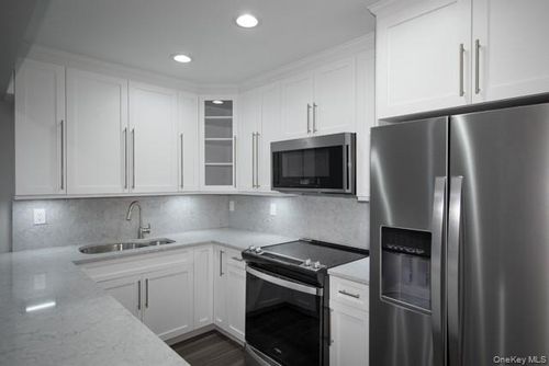 8b-116 Smithtown Boulevard, Smithtown, NY, 11767 | Card Image