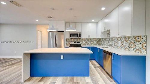 1052-1050 Sw 11th St, Miami, FL, 33129-1817 | Card Image