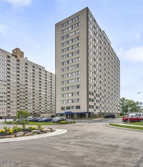 801-12520 Edgewater Drive, Lakewood, OH, 44107 | Card Image
