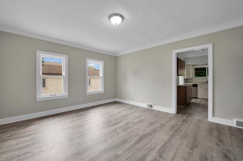 22932 Hoffman St, Saint Clair Shores, MI, 48082-2707 | Card Image