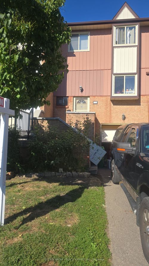 112-112 Baronwood Crt, Brampton, ON, L6V3H7 | Card Image
