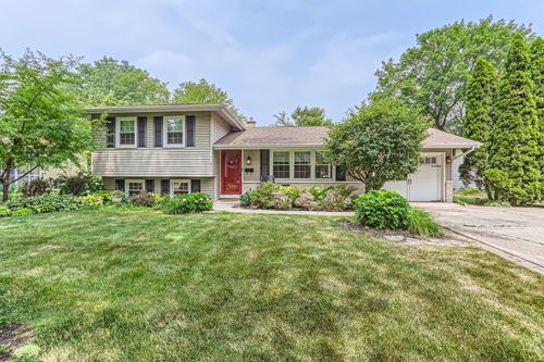 911 Lilac Ln, Naperville, IL, 60540-7230 | Card Image