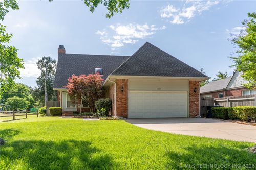 1620 S Florence Pl, Tulsa, OK, 74104-5215 | Card Image