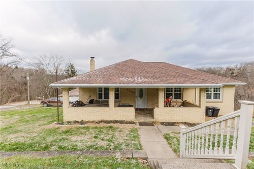 207 Iowa St, Weirton, WV, 26062-2515 | Card Image