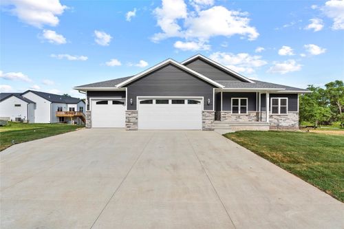 2416 Kestrel Drive Se, Cedar Rapids, IA, 52403 | Card Image