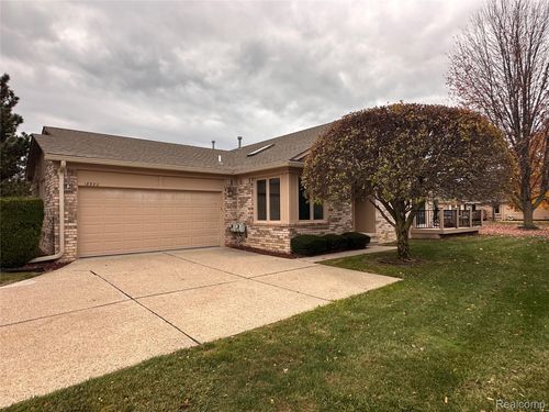 72-18980 Lauren Dr, Clinton Township, MI, 48038-2265 | Card Image