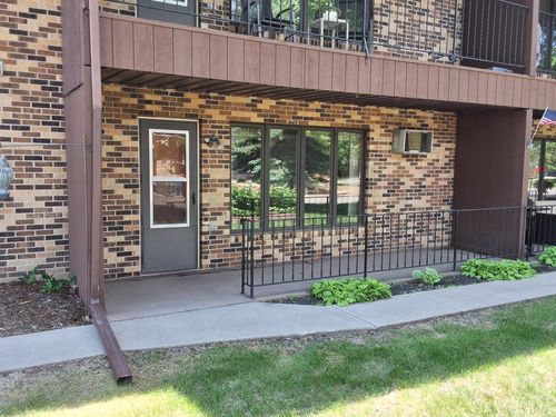 4-2636 18th St S, Fargo, ND, 58103-6649 | Card Image