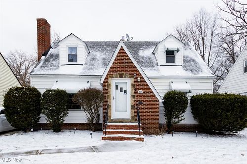 325 E 264th St, Euclid, OH, 44132-1442 | Card Image