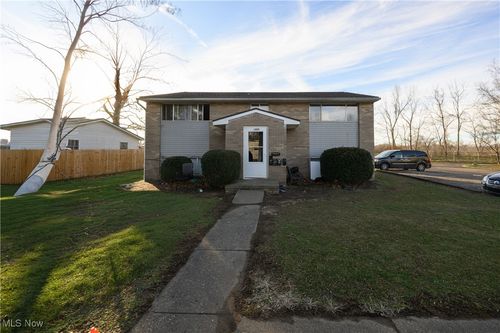 1011-1009 12th St Nw, New Philadelphia, OH, 44663-1081 | Card Image