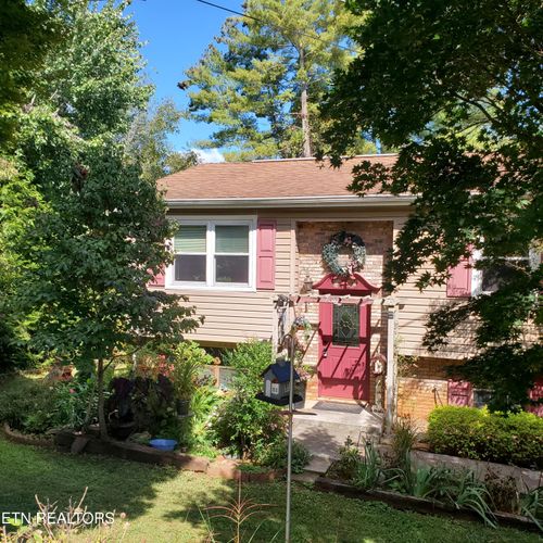 738 Bear Springs Rd, Morristown, TN, 37814-1258 | Card Image