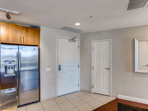 2404-200 W Sahara Ave, Las Vegas, NV, 89102-5002 | Card Image