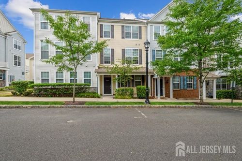 2204 Leia Ln, Highland Park, NJ, 08904-1865 | Card Image
