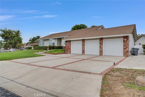 30279 Clear Water Dr, Canyon Lake, CA, 92587-7457 | Card Image