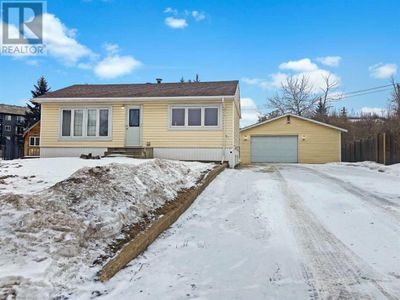 56 Moberly Cres, House other with 4 bedrooms, 2 bathrooms and 10 parking in Fort Mcmurray AB | Image 1